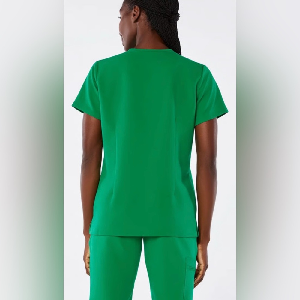 NWT Figs Catarina One Pocket Scrub Top New In Original Packaging Evergreen 💚 - Picture 6 of 6